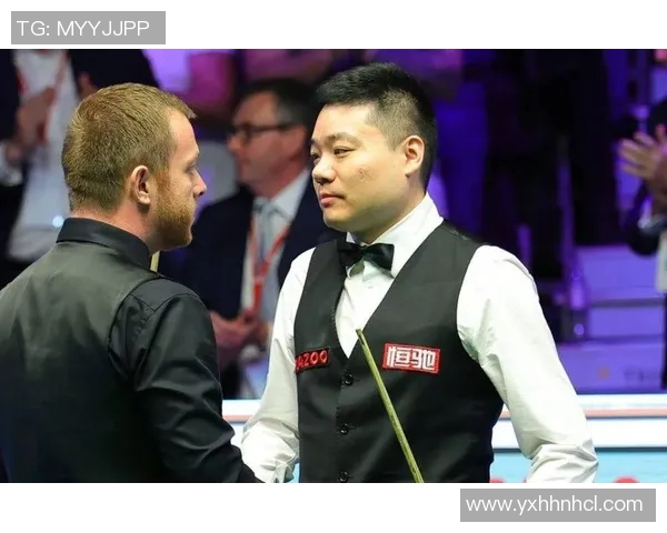 丁俊晖与艾伦女裁判的精彩对决引发的热议与关注